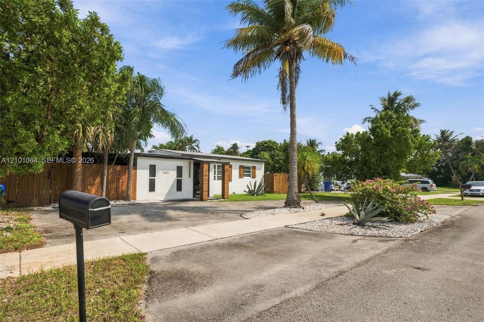 2632 NE 15th Ave, Pompano Beach FL 33064 photo 3