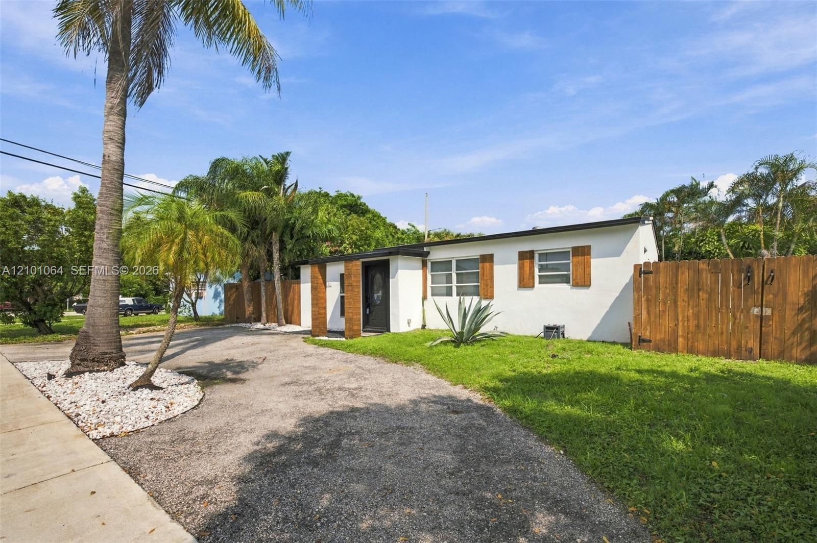 2632 NE 15th Ave, Pompano Beach FL 33064 photo 4