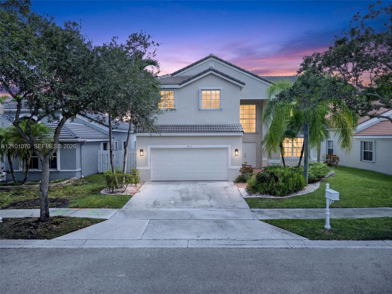 1012 Cedar Falls Dr, Weston FL 33327