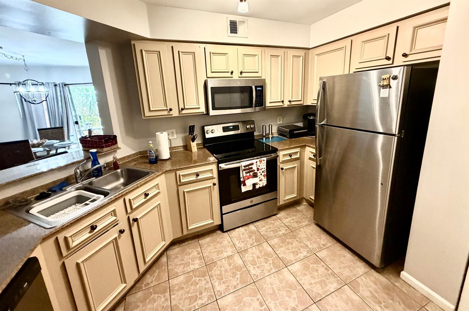 400 Scotia Drive # 305, Hypoluxo FL 33462 photo 2