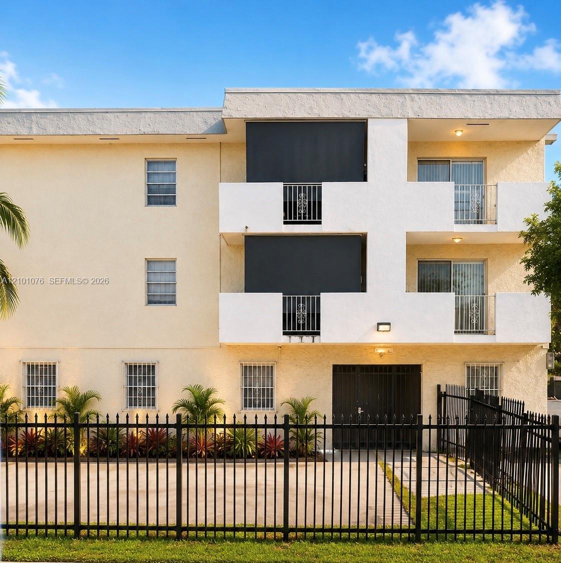 2725 W Okeechobee Rd # 46, Hialeah FL 33010