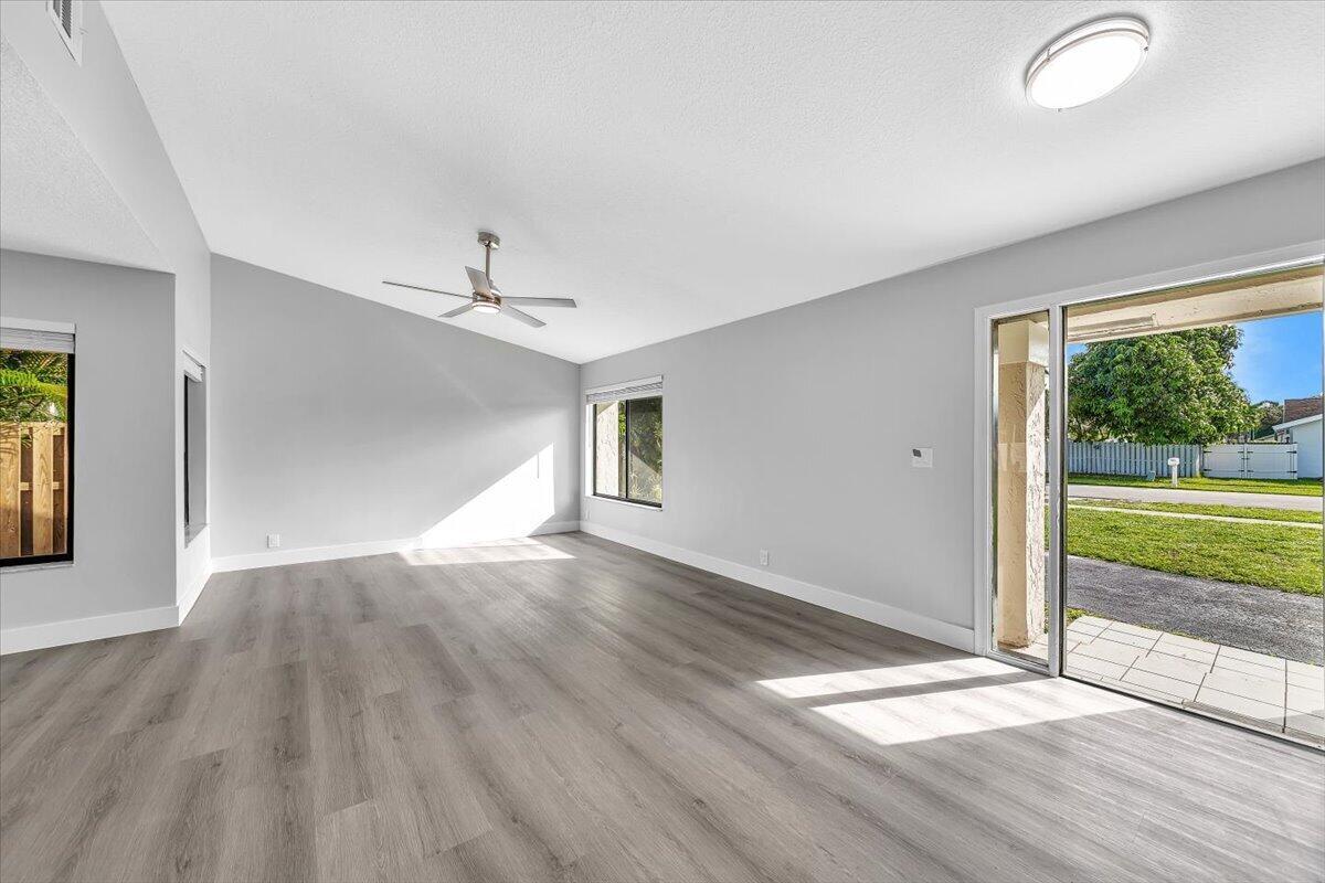 837 SW 56TH Avenue, Margate FL 33068 photo 4