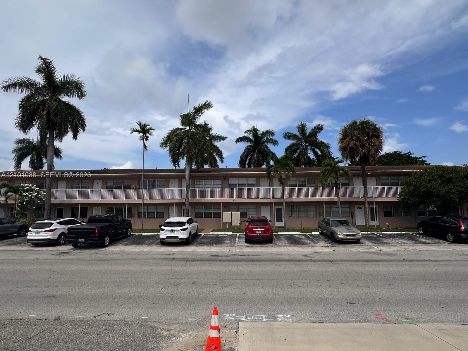 230 SW 11th Ave # 14, Hallandale Beach FL 33009 photo 2