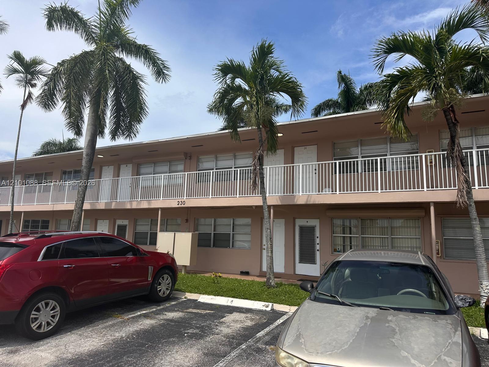 230 SW 11th Ave # 14, Hallandale Beach FL 33009