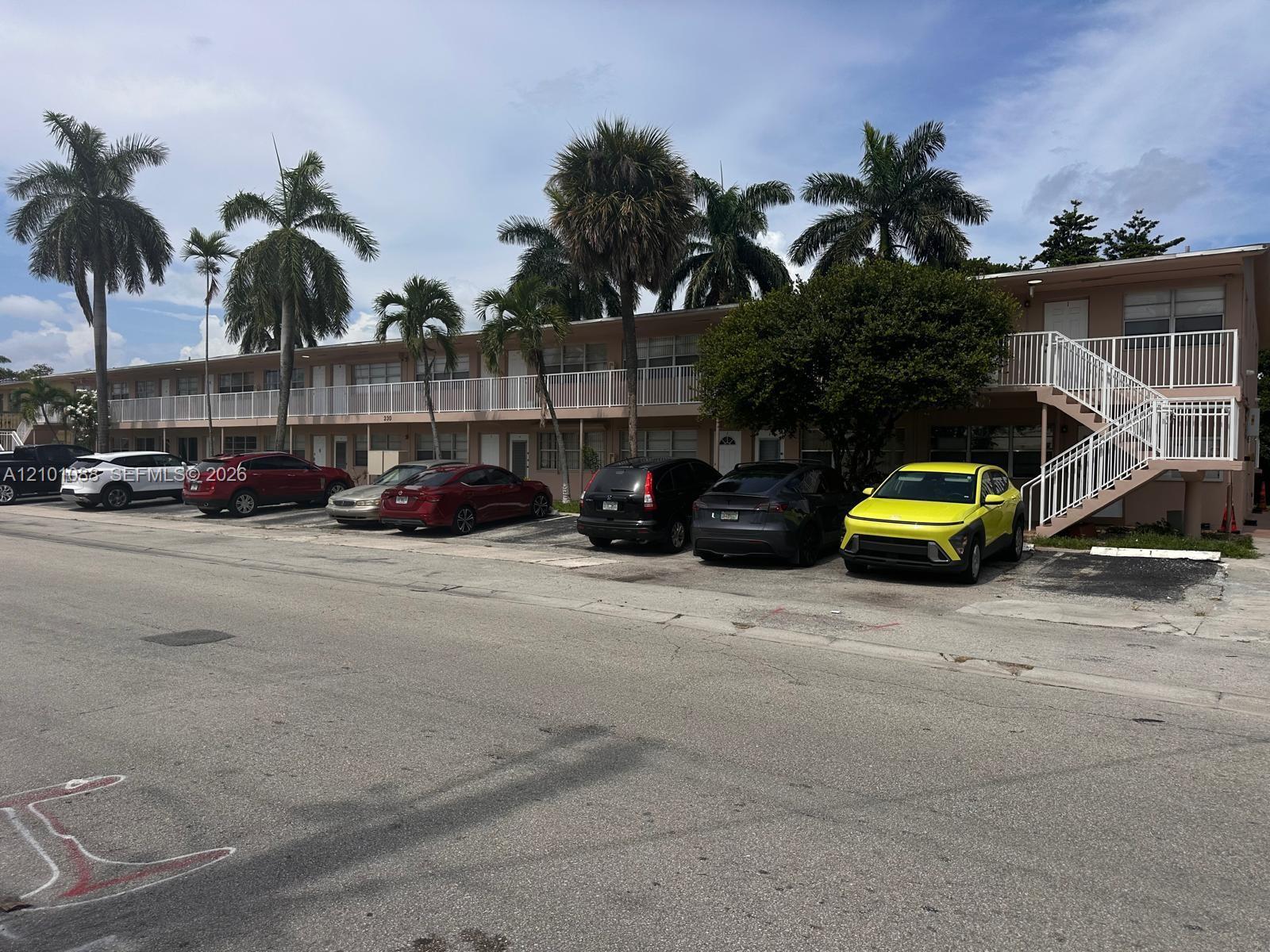 230 SW 11th Ave # 14, Hallandale Beach FL 33009 photo 4