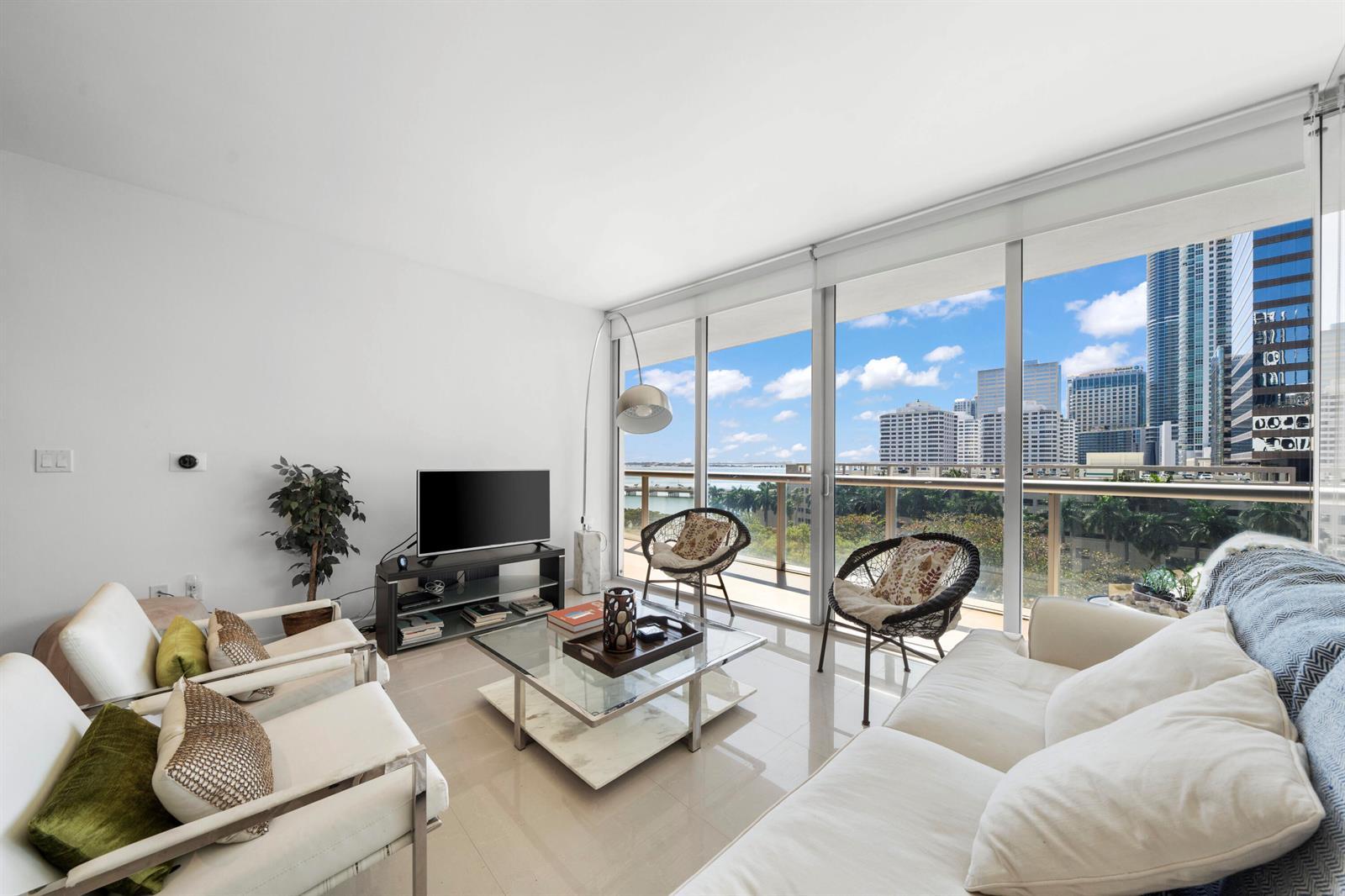 495 BRICKELL Avenue # 811, Miami FL 33131 photo 2