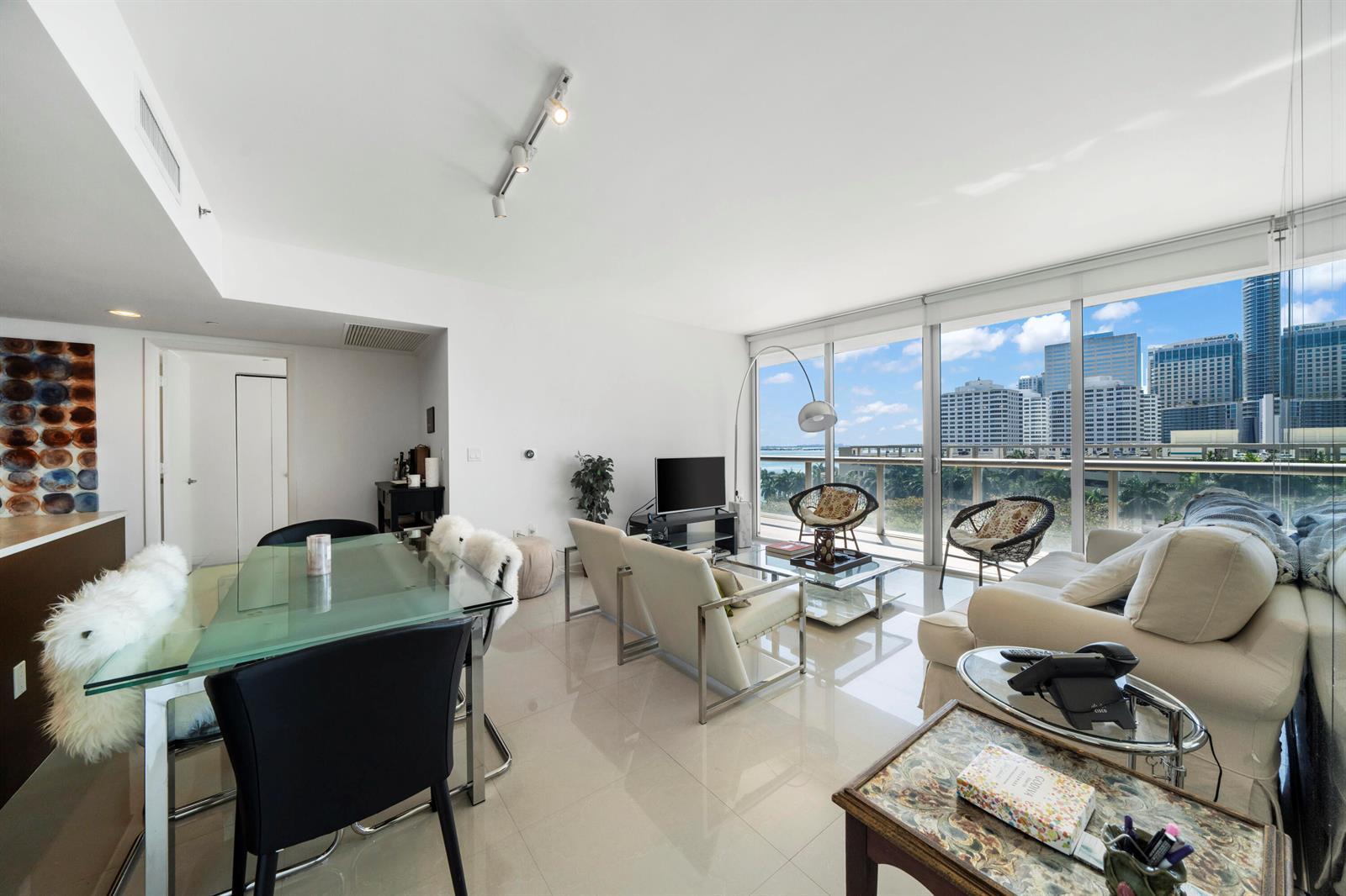 495 BRICKELL Avenue # 811, Miami FL 33131 photo 3