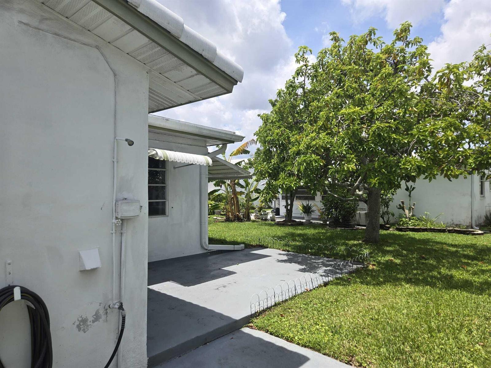 5805 NW 83RD Avenue, Tamarac FL 33321 photo 5