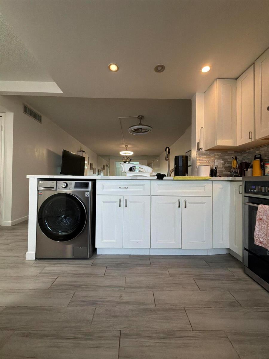 320 NE 12th Avenue # 105, Hallandale Beach FL 33009 photo 2