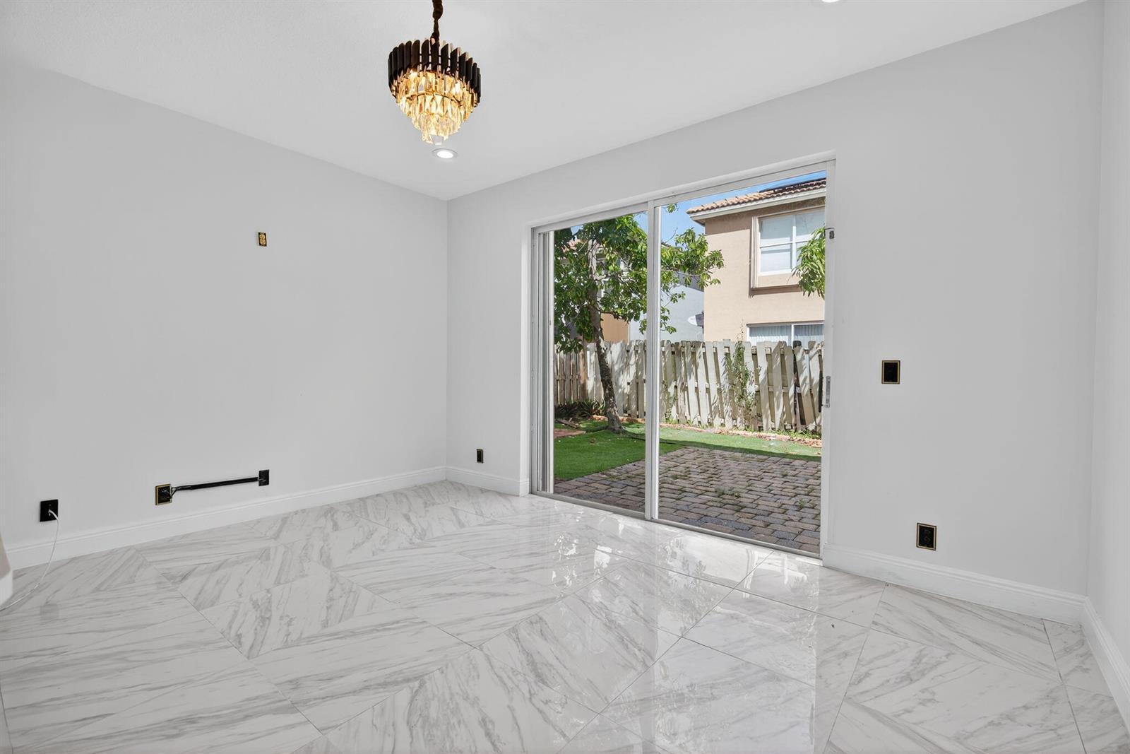 4083 LAKE TAHOE Circle, West Palm Beach FL 33409 photo 3
