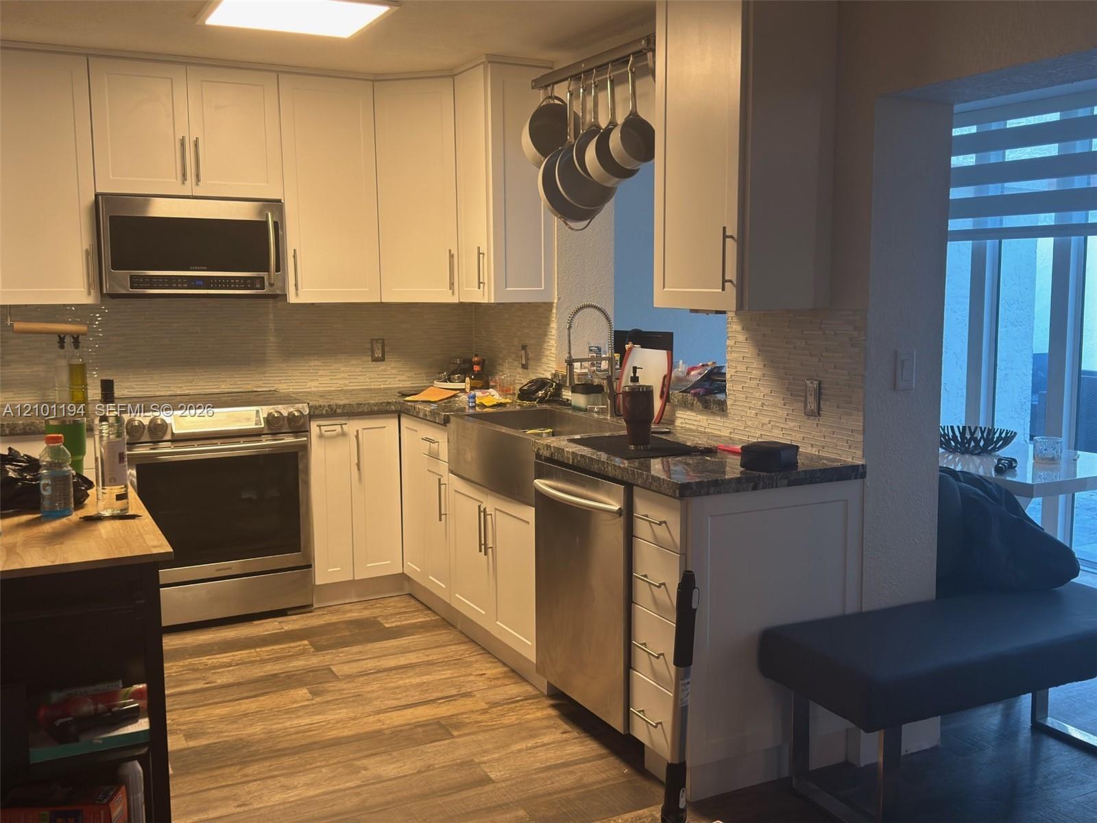 323 Ives Dairy Rd # 08, Miami FL 33179 photo 2