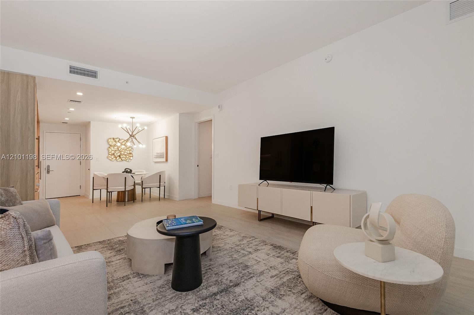 77 SE 5th St # 2208, Miami FL 33131 photo 2
