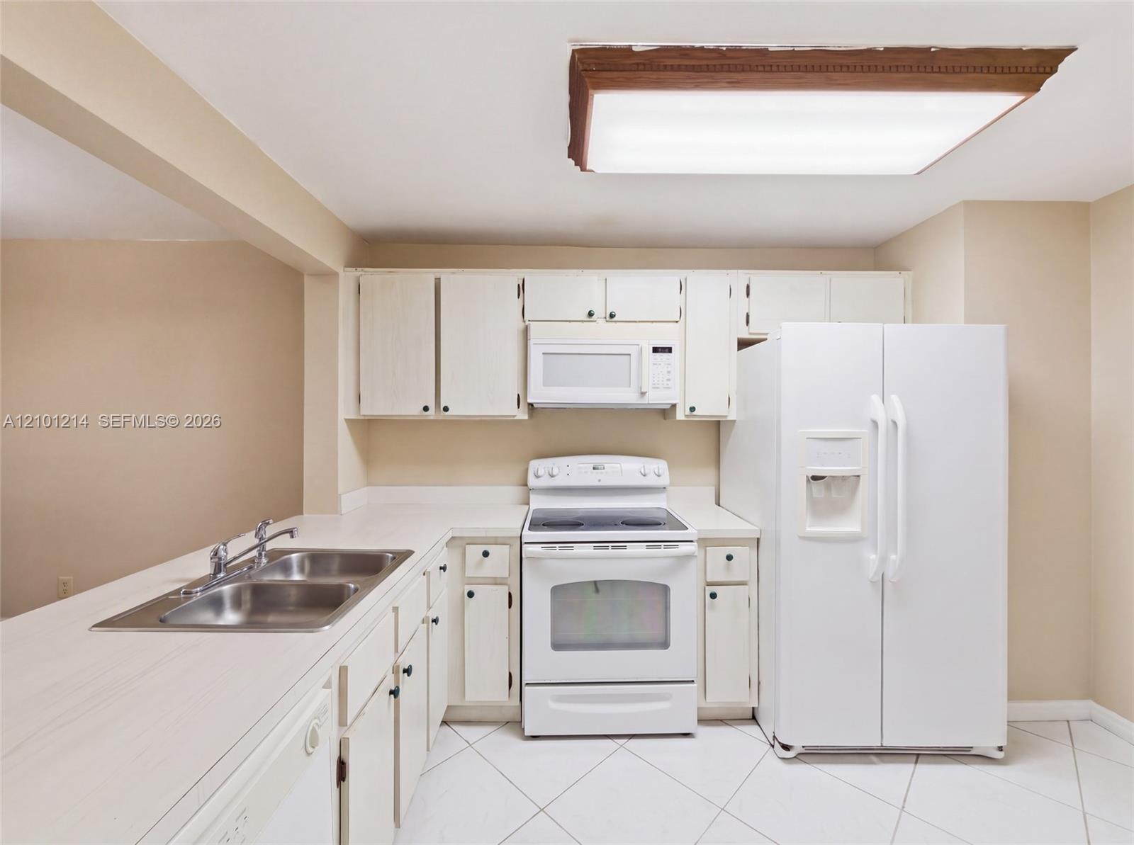 821 NE 207th Ln # 103, Miami FL 33179 photo 3