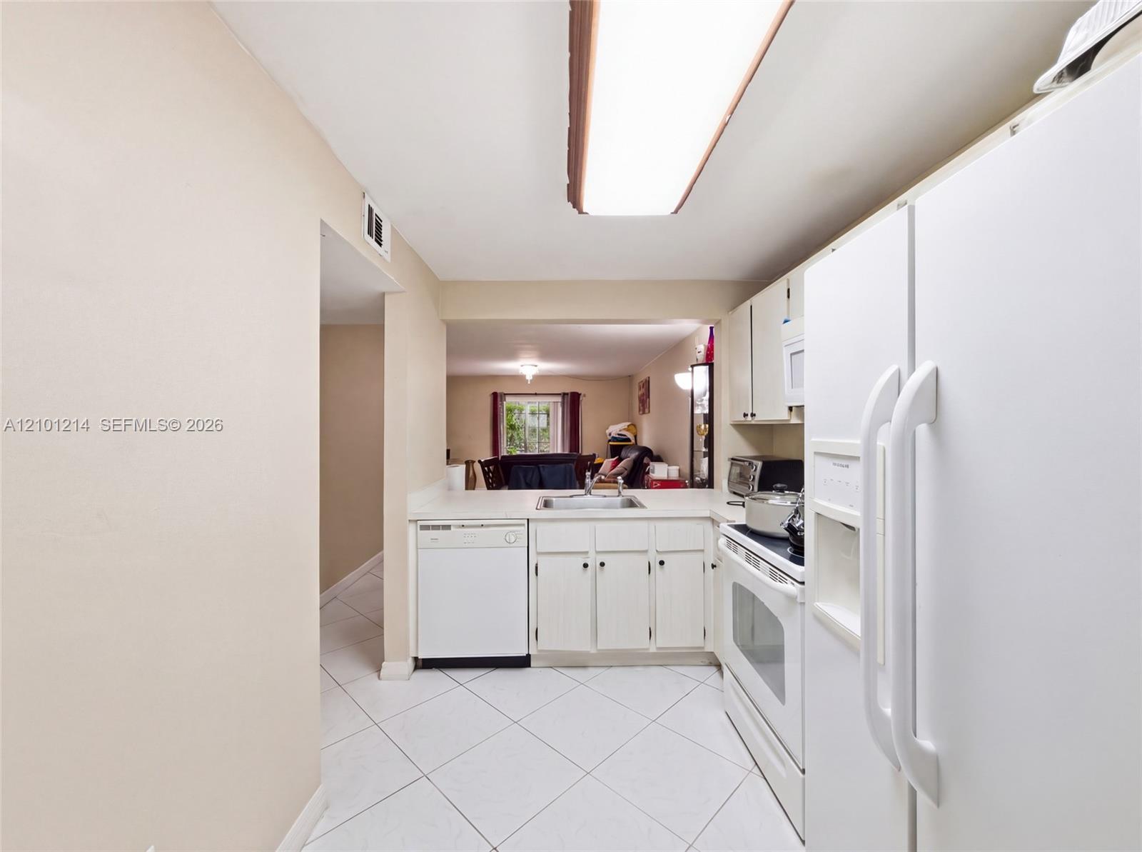 821 NE 207th Ln # 103, Miami FL 33179 photo 4