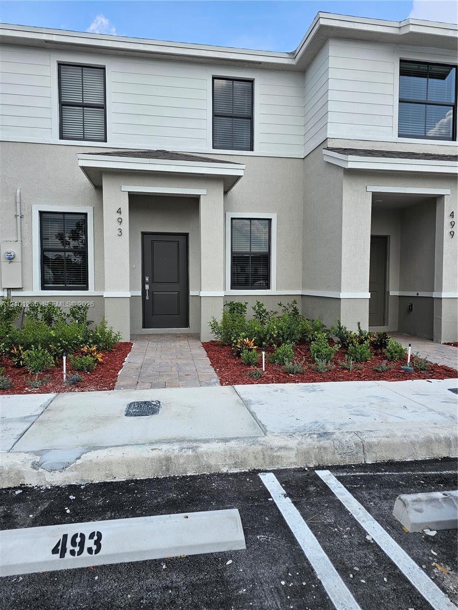493 NE 15th St, Florida City FL 33034 photo 2
