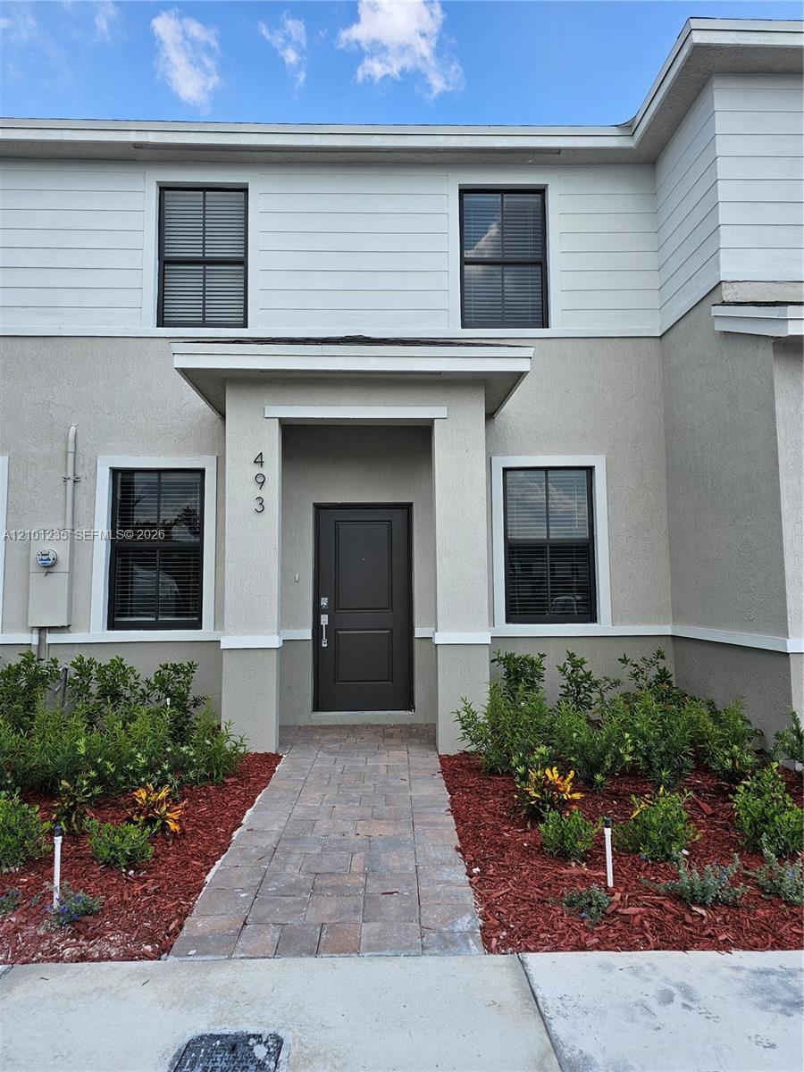 493 NE 15th St, Florida City FL 33034