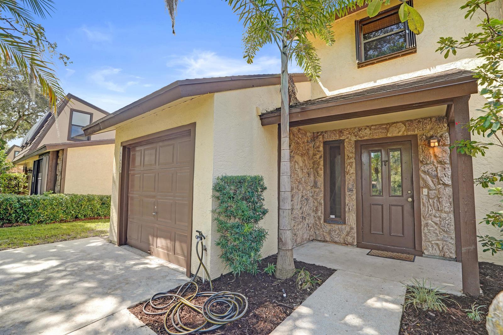 1065 RAINTREE Lane, Palm Beach Gardens FL 33410