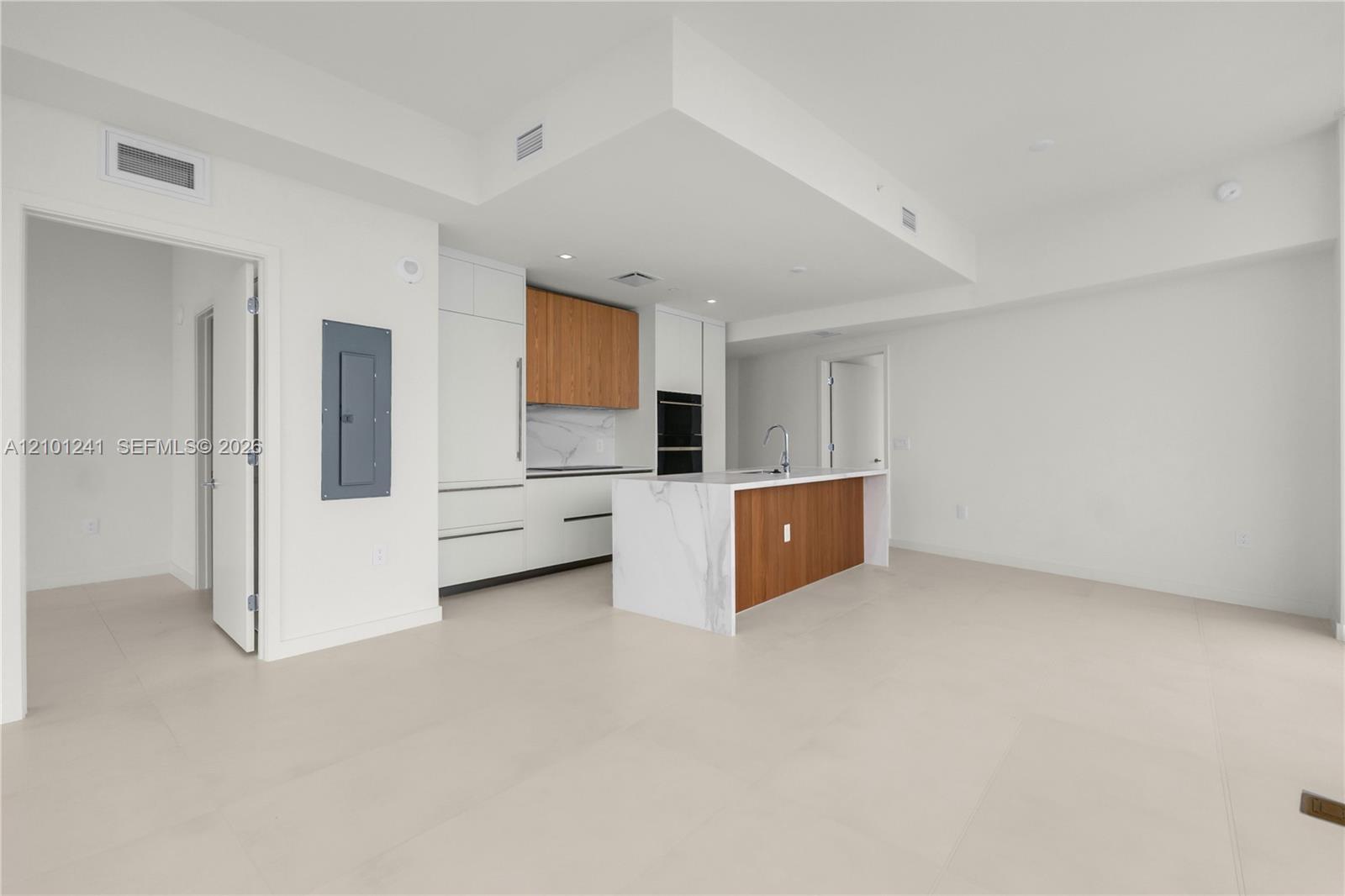 1400 Biscayne # 1901, Miami FL 33132 photo 2