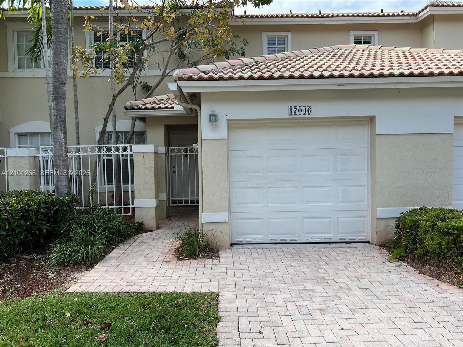 17046 NW 22nd St, Pembroke Pines FL 33028 photo 2