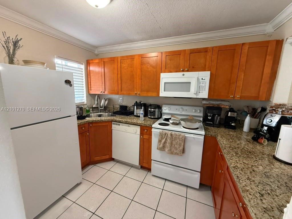 2780 W 76th St # 205, Hialeah FL 33016 photo 2
