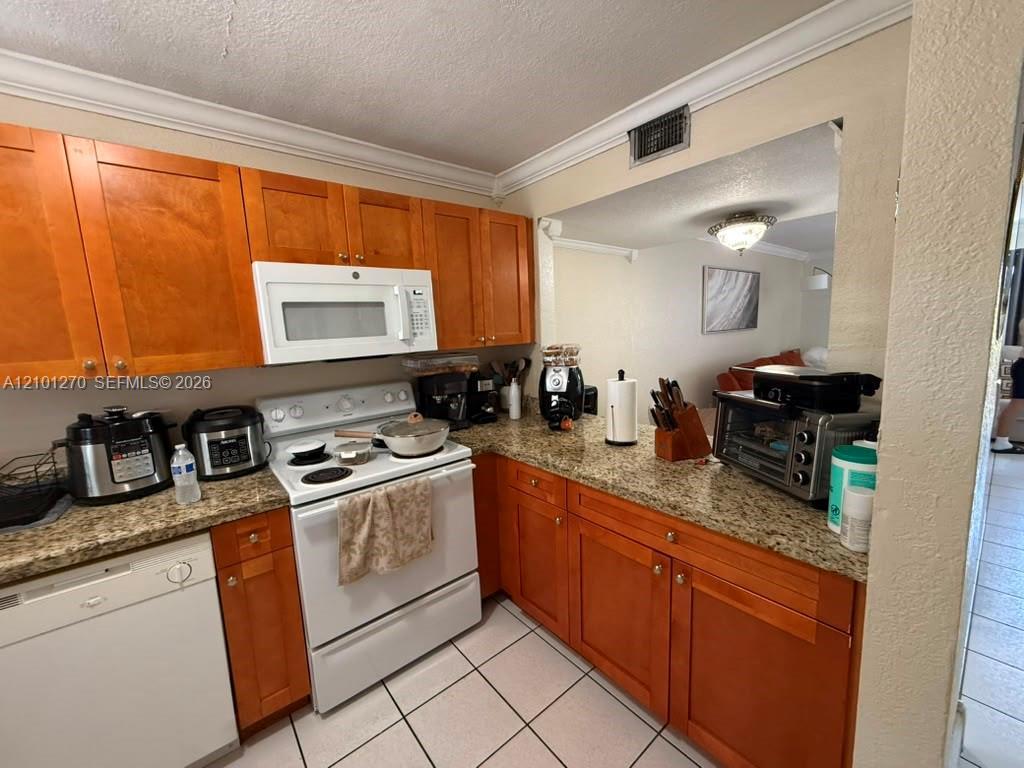 2780 W 76th St # 205, Hialeah FL 33016 photo 3