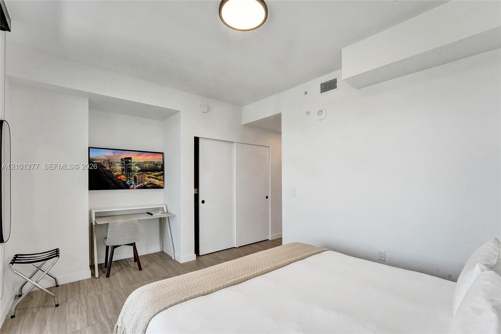 580 72nd St # 1110, Miami Beach FL 33141 photo 4