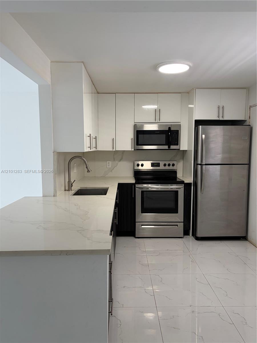 1401 NE 191st St # D201, Miami FL 33179