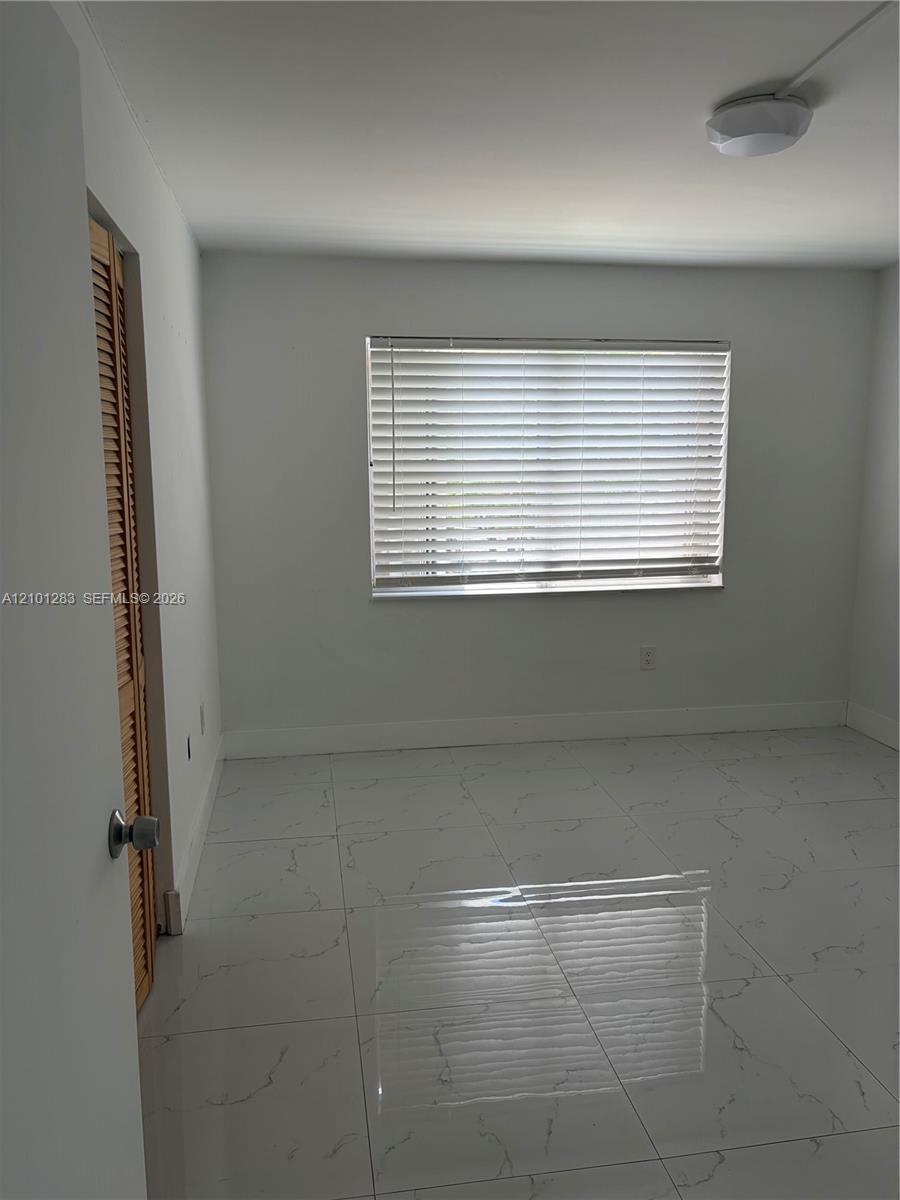 1401 NE 191st St # D201, Miami FL 33179 photo 5
