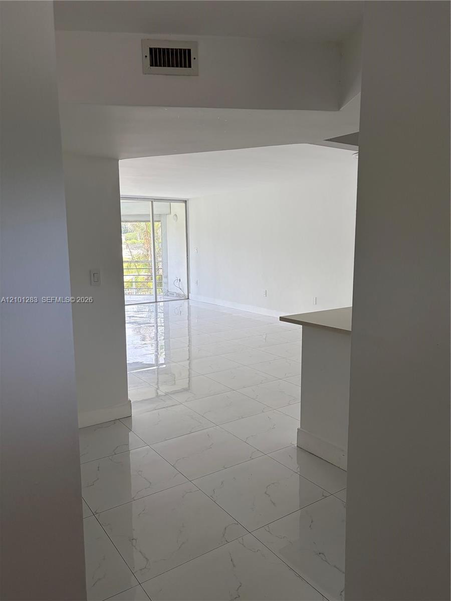1401 NE 191st St # D201, Miami FL 33179 photo 4
