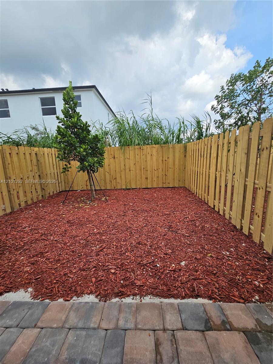 517 NE 15th St, Florida City FL 33034 photo 5