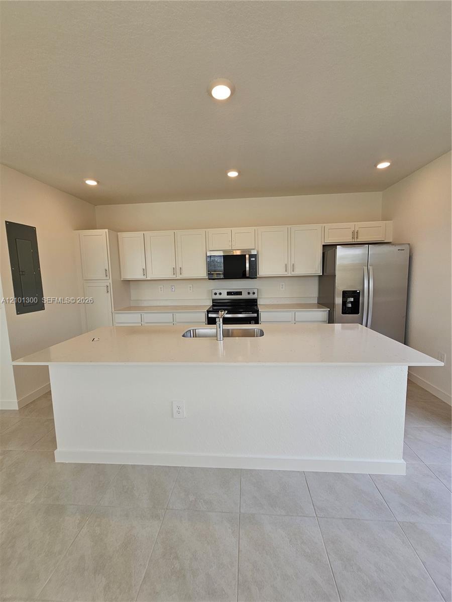 523 NE 15th St, Florida City FL 33034 photo 3