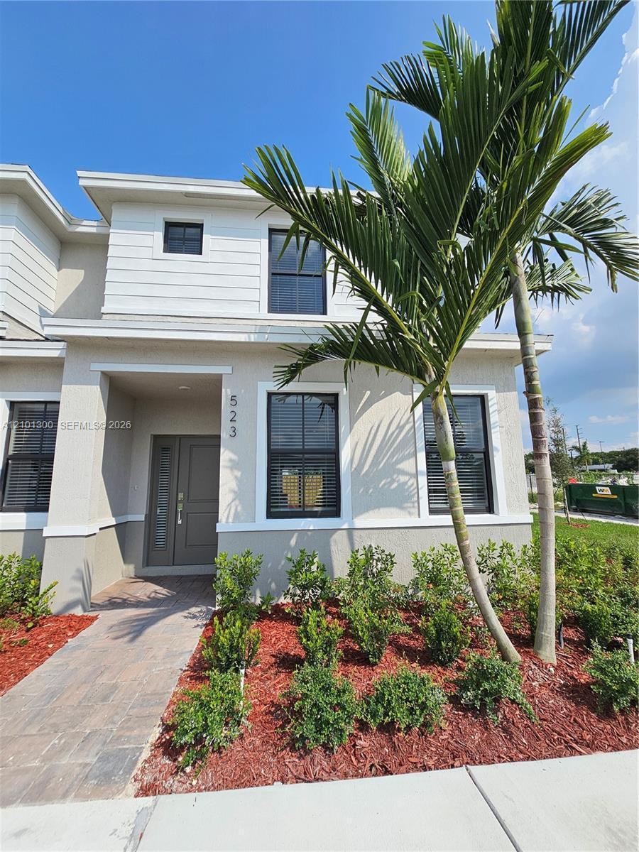 523 NE 15th St, Florida City FL 33034