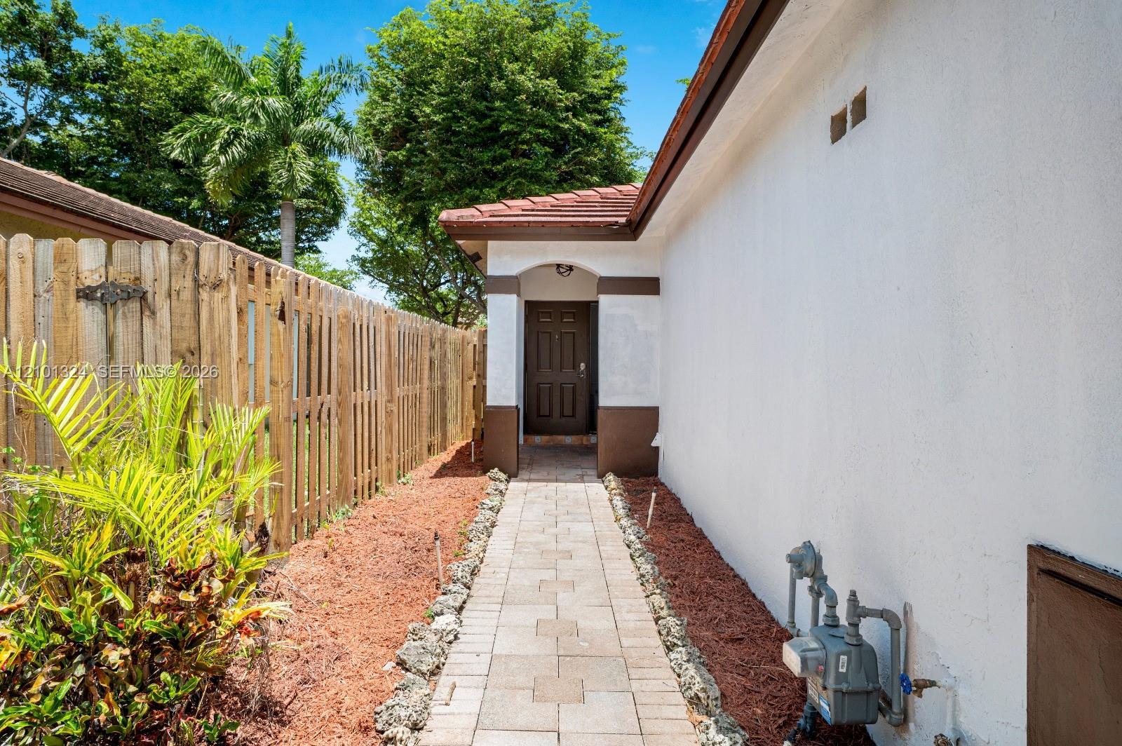 14613 SW 155th Pl, Miami FL 33196 photo 2