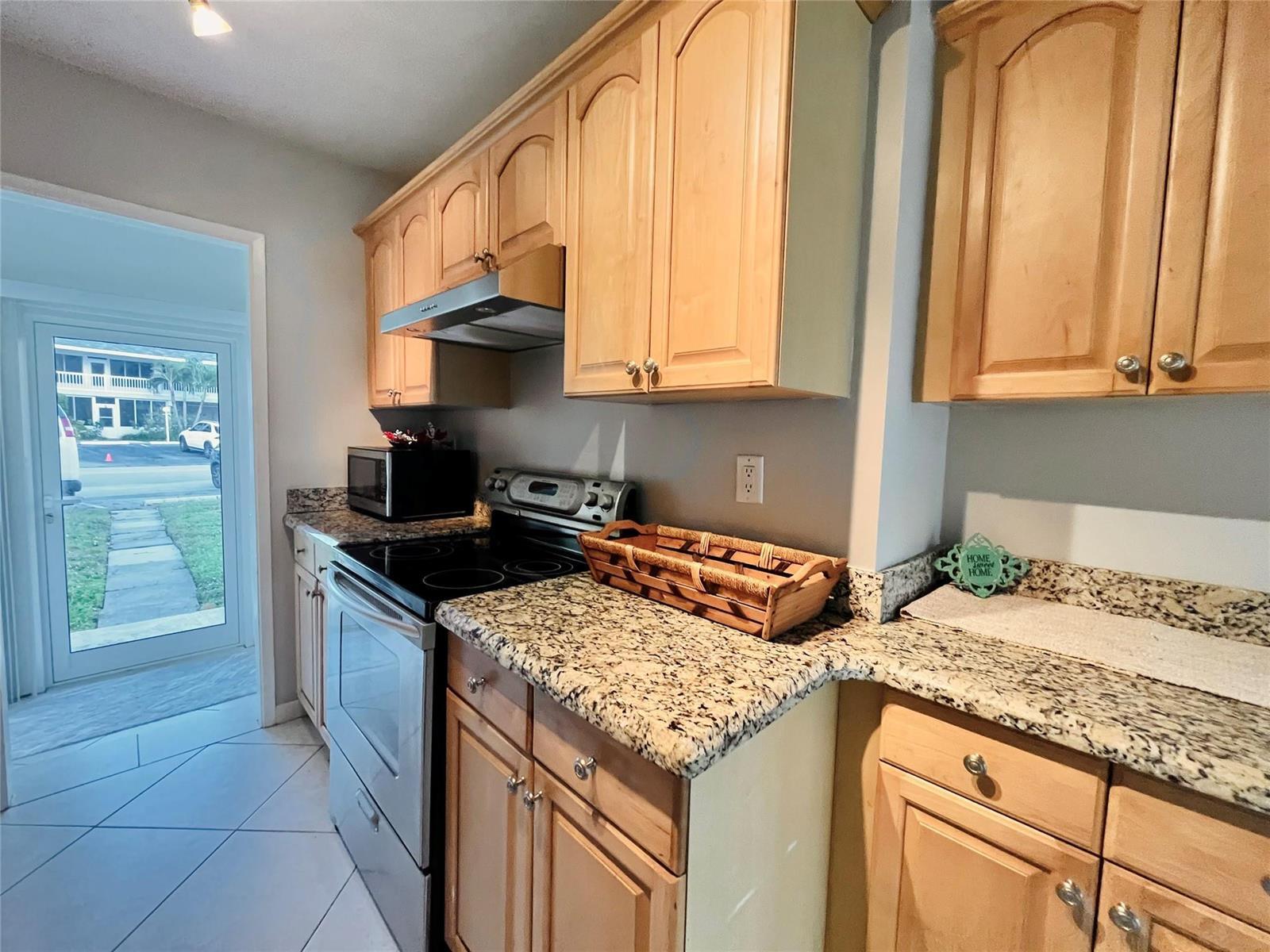 2755 NE 28TH Avenue # B4, Lighthouse Point FL 33064 photo 4