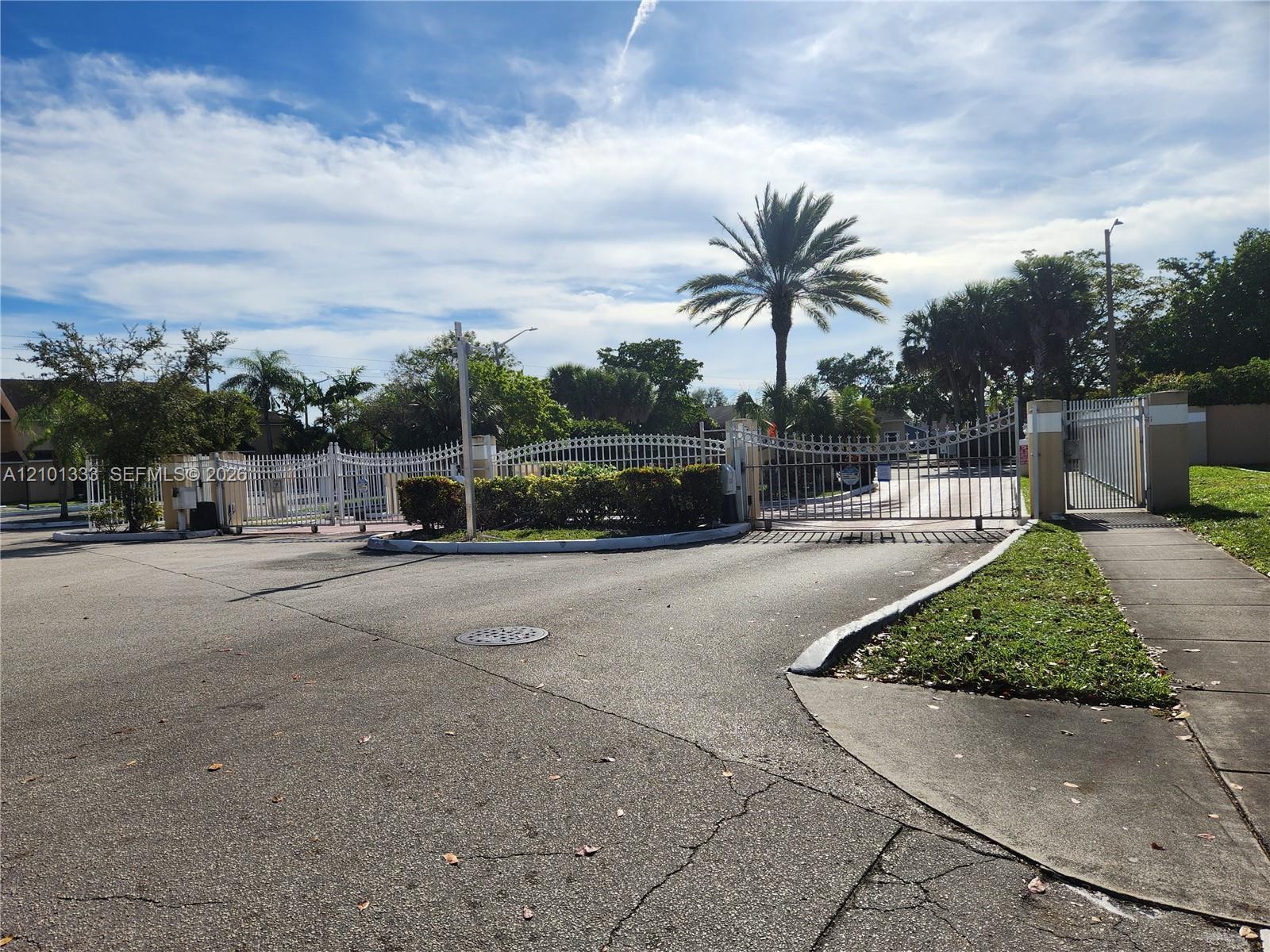 2298 SW 81 AV # 2298, Miramar FL 33025
