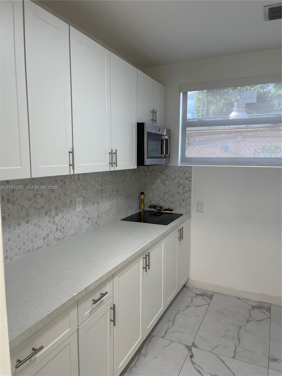 1010 W 1st Ave # 1, Hialeah FL 33010 photo 3