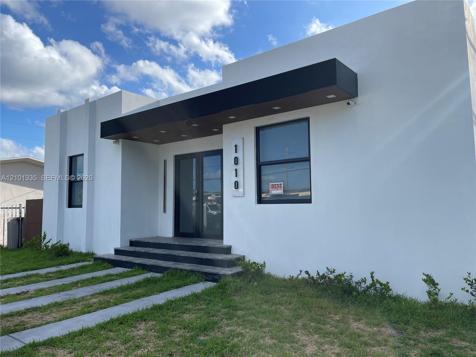 1010 W 1st Ave # 1, Hialeah FL 33010