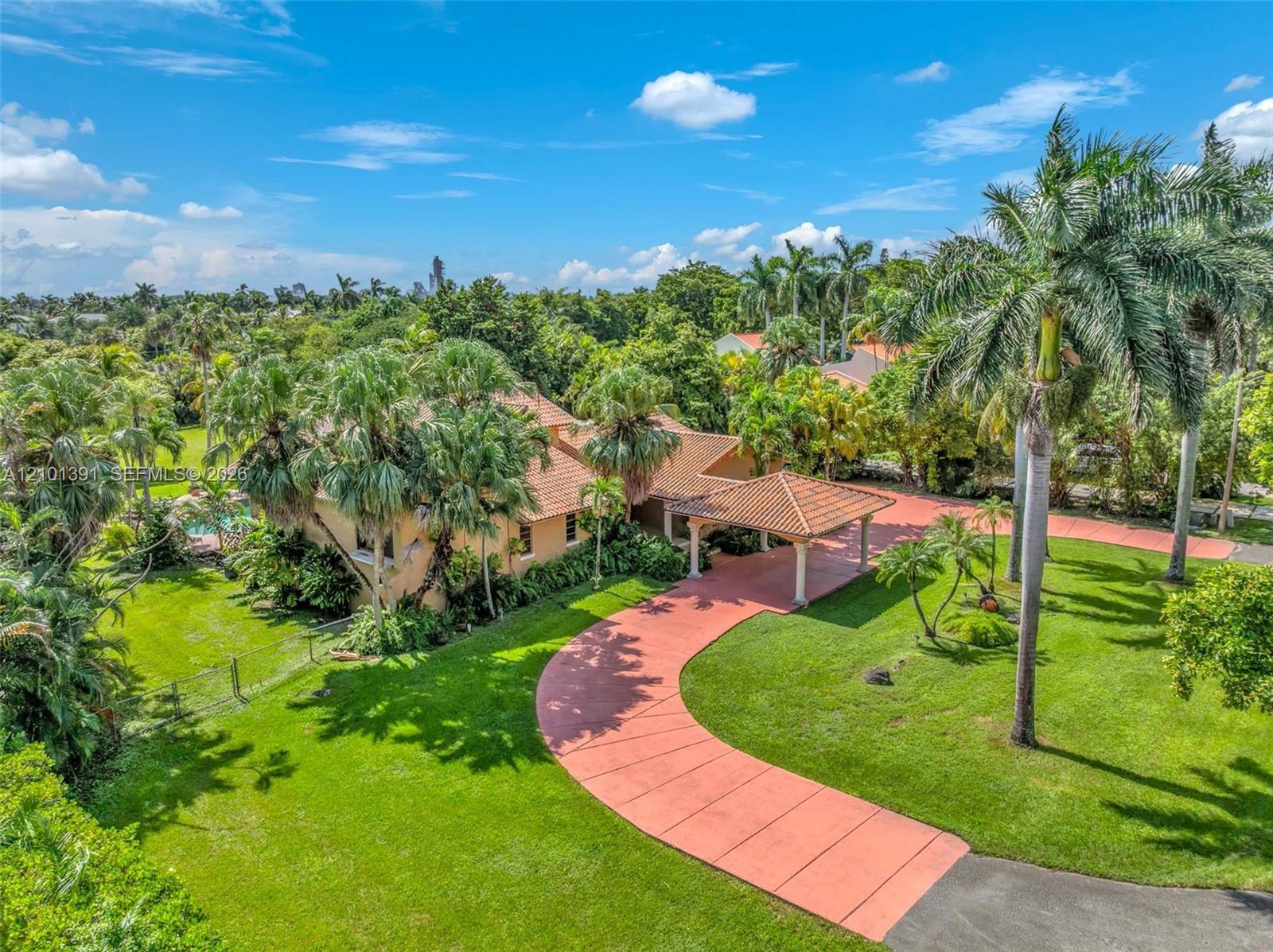 10010 NW 135th St, Hialeah Gardens FL 33018 photo 2