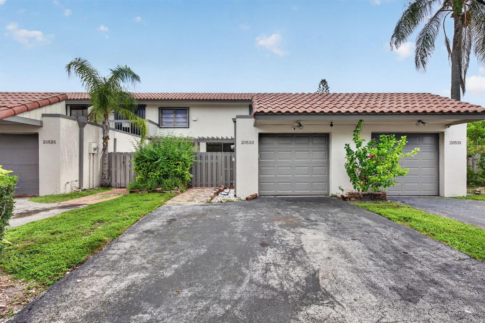 20533 NE 6TH Court, Miami FL 33179 photo 2