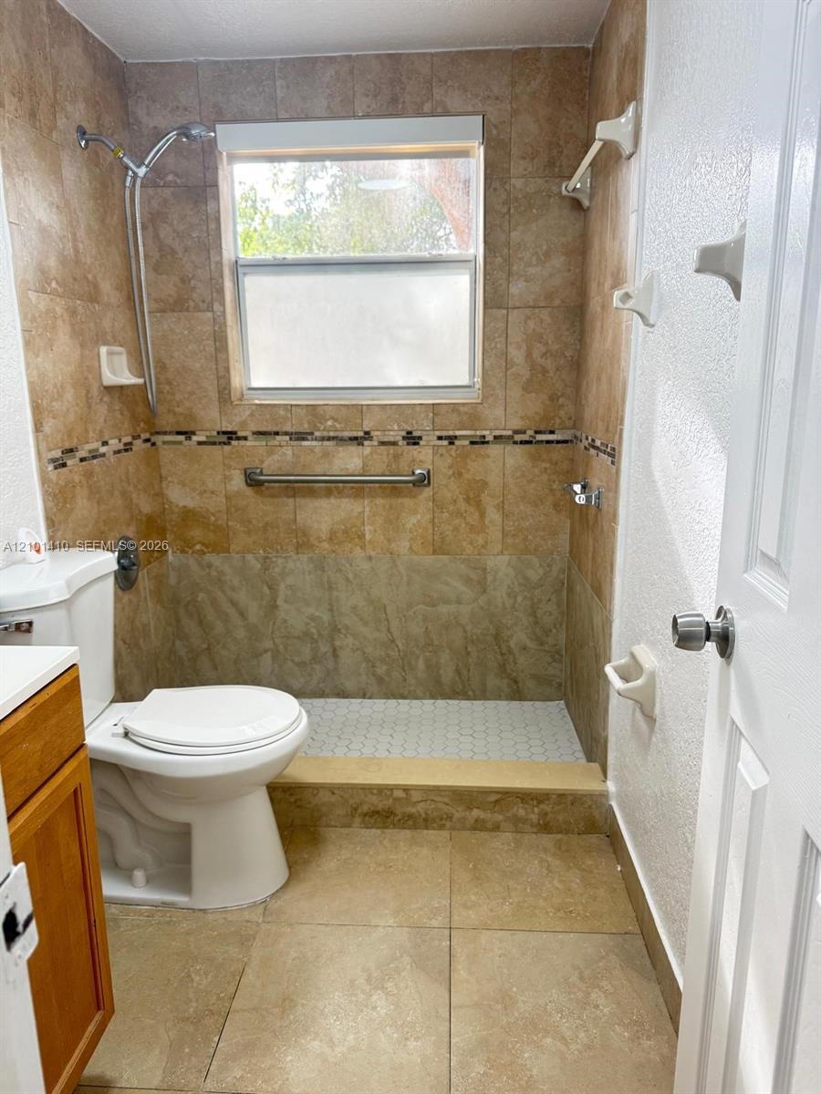1245 W 24th St # 109, Hialeah FL 33010 photo 5