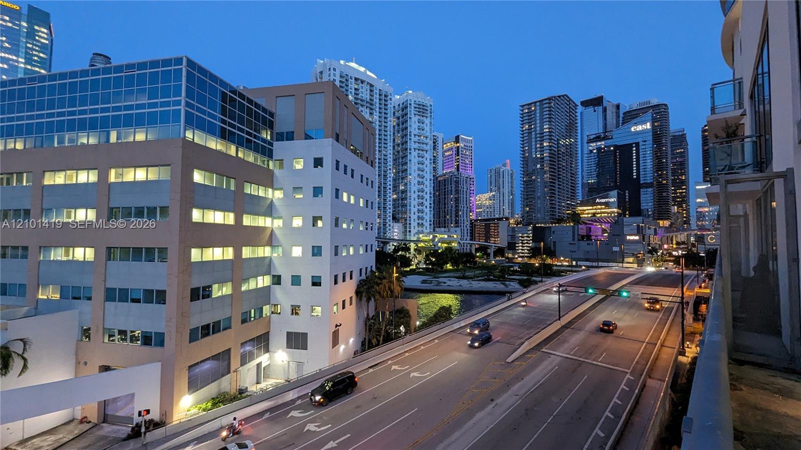 350 S Miami Ave # 701, Miami FL 33130 photo 2