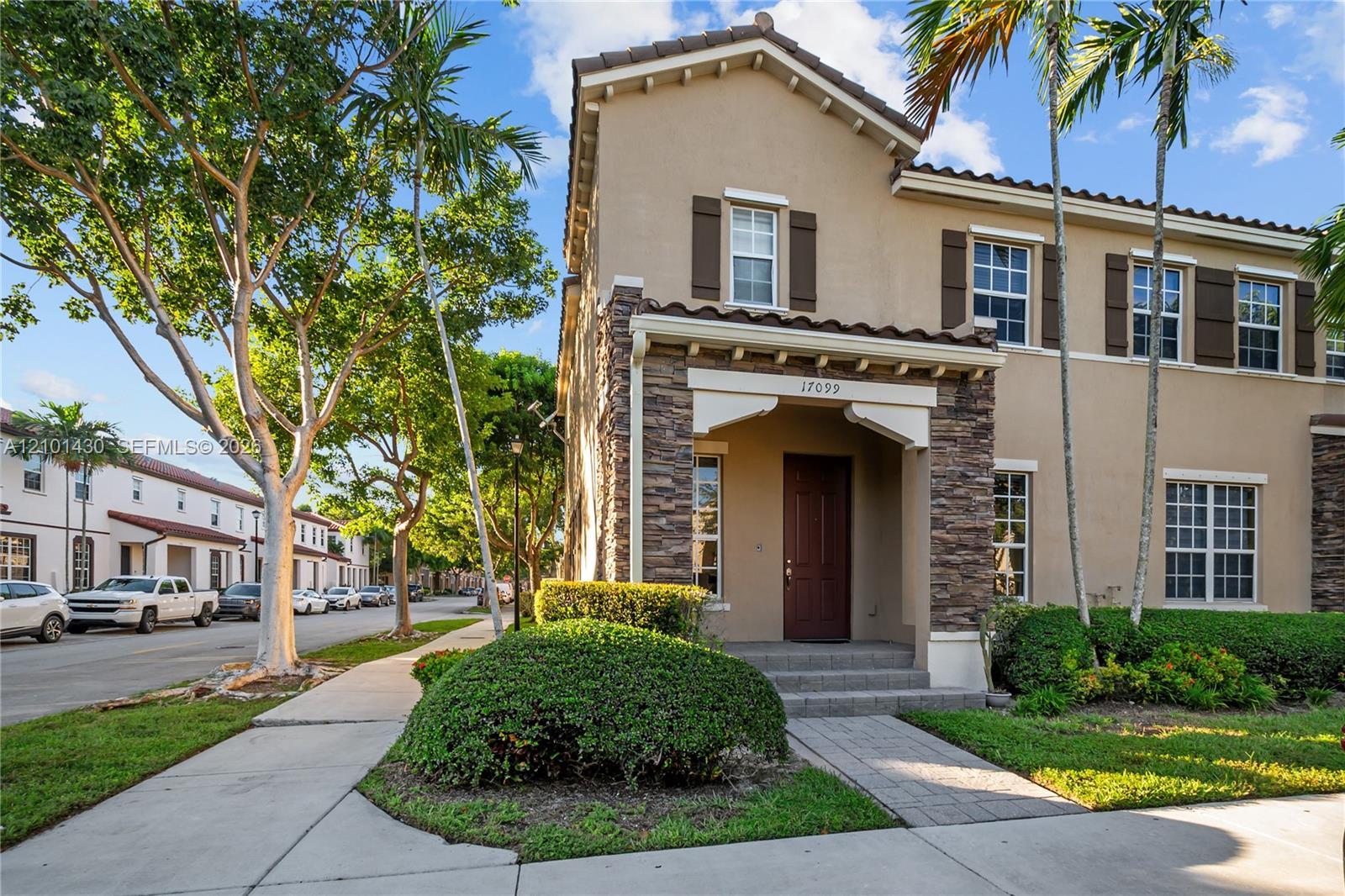 17099 SW 94th Way, Miami FL 33196 photo 2