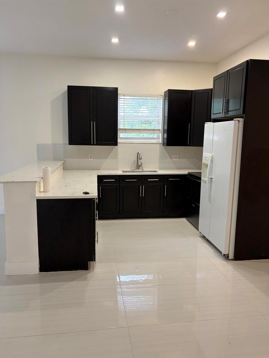2514 NW 4TH Court, Pompano Beach FL 33069 photo 2