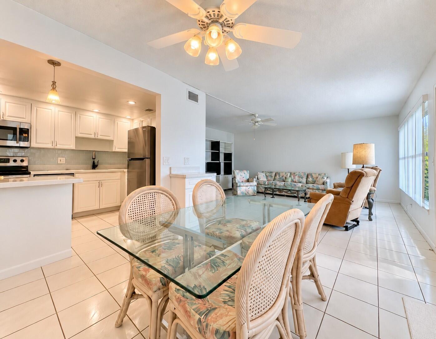 102 GREENBRIER A, West Palm Beach FL 33417 photo 4