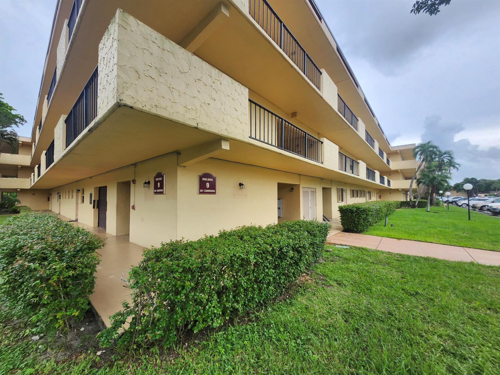 351 Cambridge Road # 311, Hollywood FL 33024