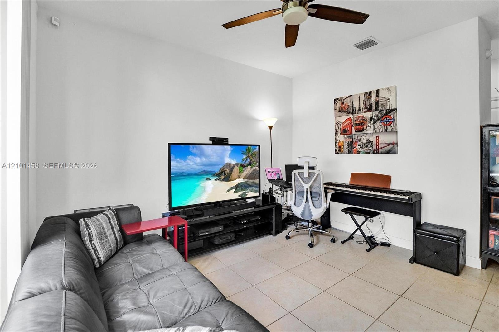 371 NE 194th Ter, Miami FL 33179 photo 4