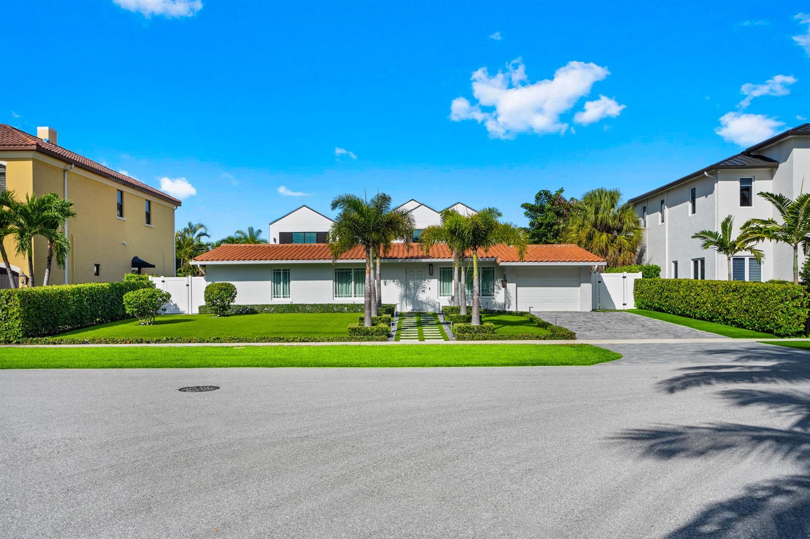 881 NE 4TH Avenue, Boca Raton FL 33432 photo 2
