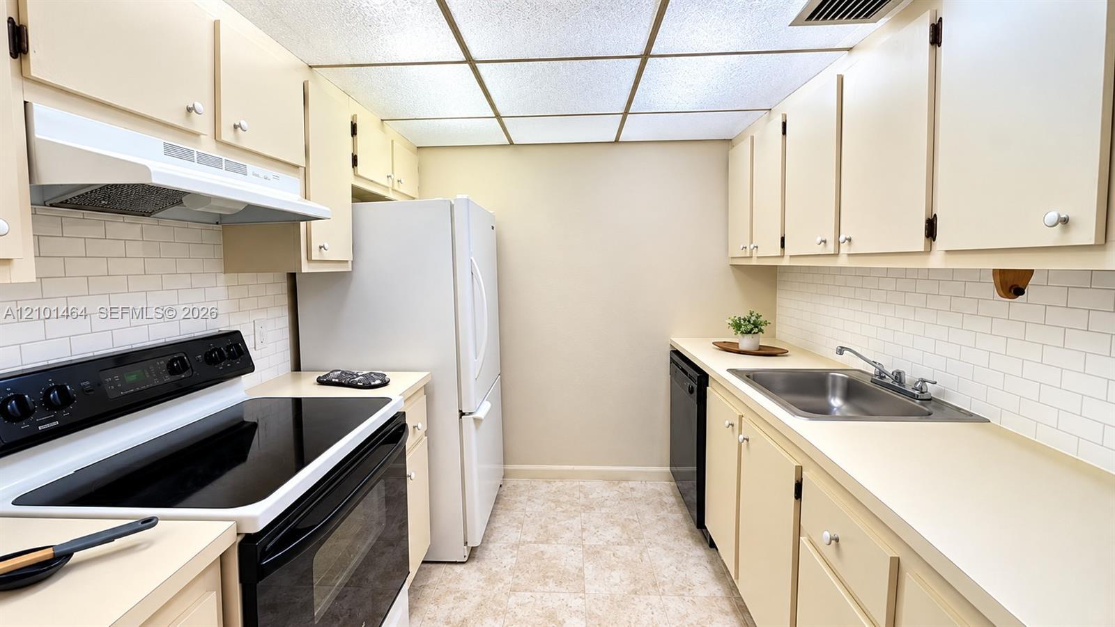 Pembroke Pines, FL 33027 photo 2