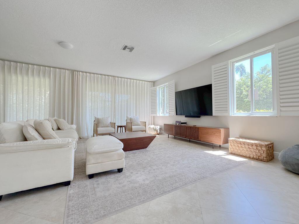 6819 VIA REGINA, Boca Raton FL 33433 photo 2