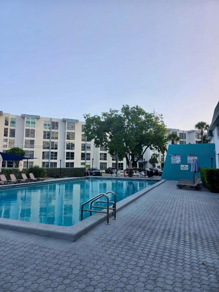 17560 Atlantic Blvd # 207, Sunny Isles Beach FL 33160